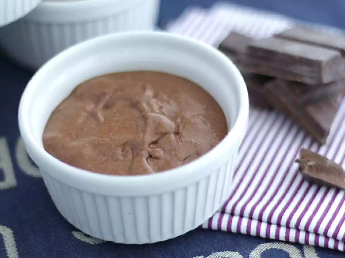 Chocolate mousse creamy and tasty - video recipe !