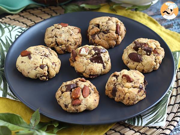 Chocolate, peanut and almond cookies