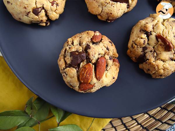 Chocolate, peanut and almond cookies - photo 3