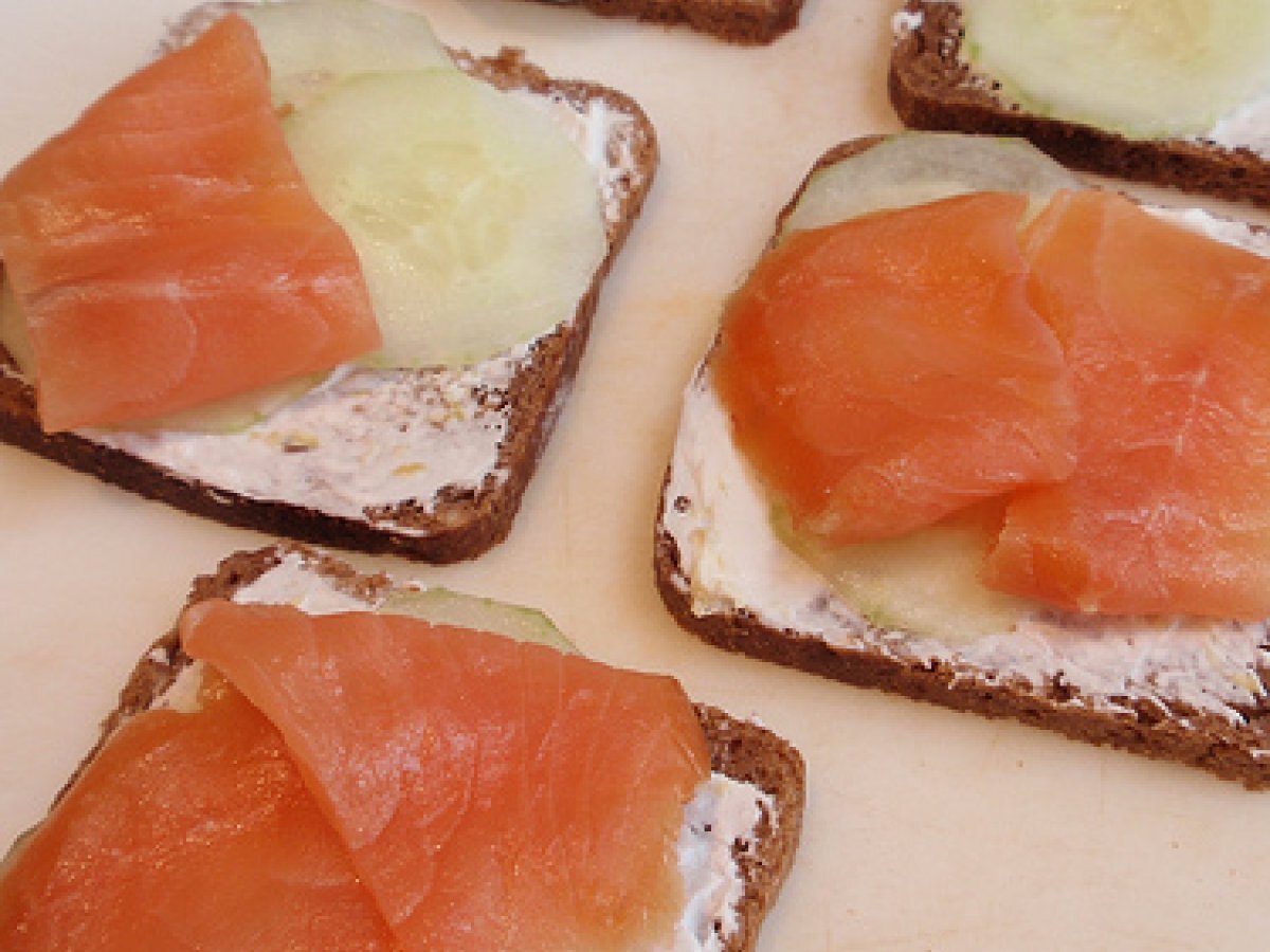 Christmas Appetizer: Irish Smoked Salmon (fresh off the plane) - photo 2