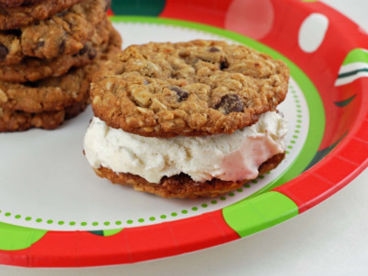 Chunky Peanut Butter and Oatmeal Chocolate Chipsters - photo 2