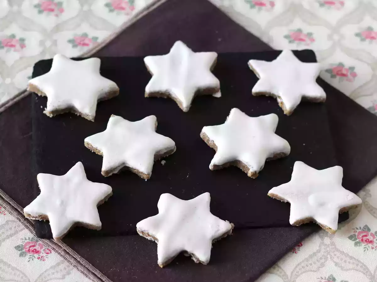 Cinnamon star cookies, the christmas classic - photo 4