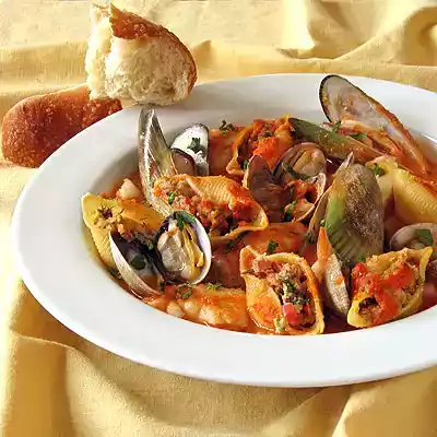 Cioppino & pasta recipe: best of both worlds