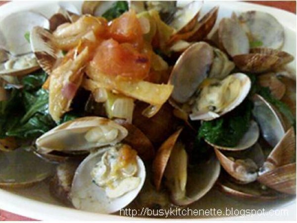 Clams in Sautéed Tomatoes