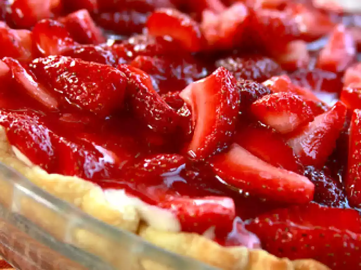 Classic Strawberry Cream Pie - photo 3