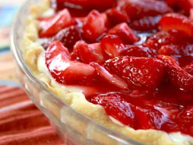 Classic Strawberry Cream Pie