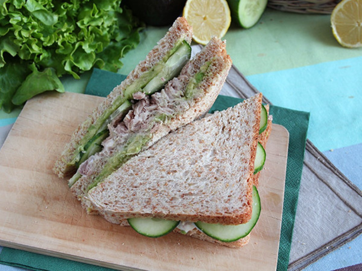 Club sandwich with tuna and avocado - photo 4