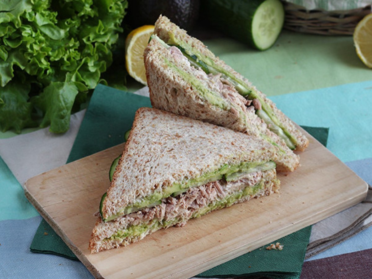 Club sandwich with tuna and avocado - photo 5