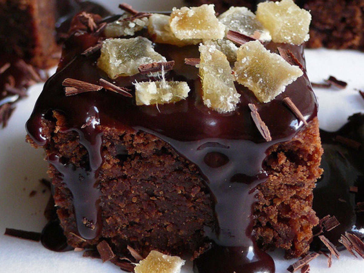 Cocoa squares with Himalayan salted ganache, candied ginger and chocolate curls - photo 2