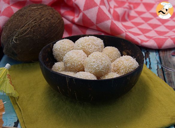 Coconut balls - brigadeiros with coconut - Recipe Petitchef