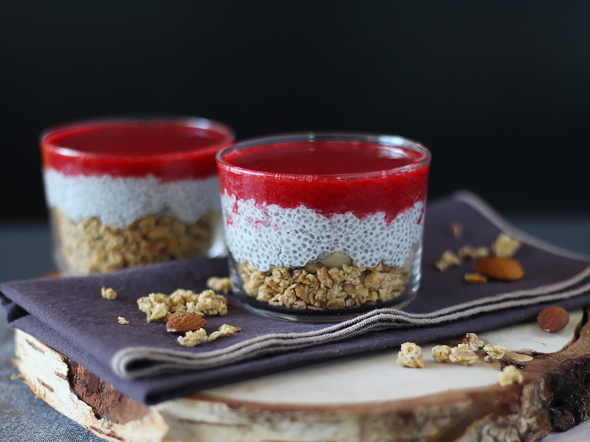 Coconut milk chia pudding verrine with granola and raspberry - photo 4