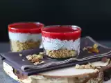 Coconut milk chia pudding verrines with granola and raspberries, photo 3