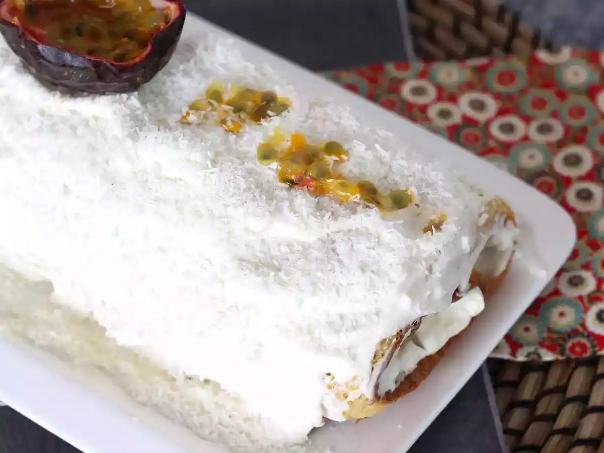 Coconut & passion fruit cake roll, perfect as a yule log - photo 6