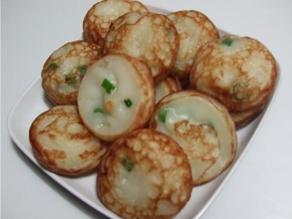 Coconut Rice Hotcakes (Kanom Krok)