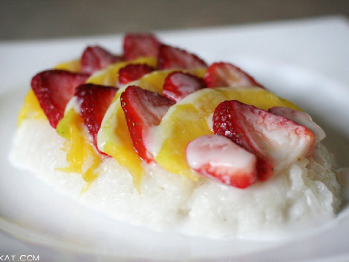 Coconut Sticky Rice with Mango & Strawberries - photo 2