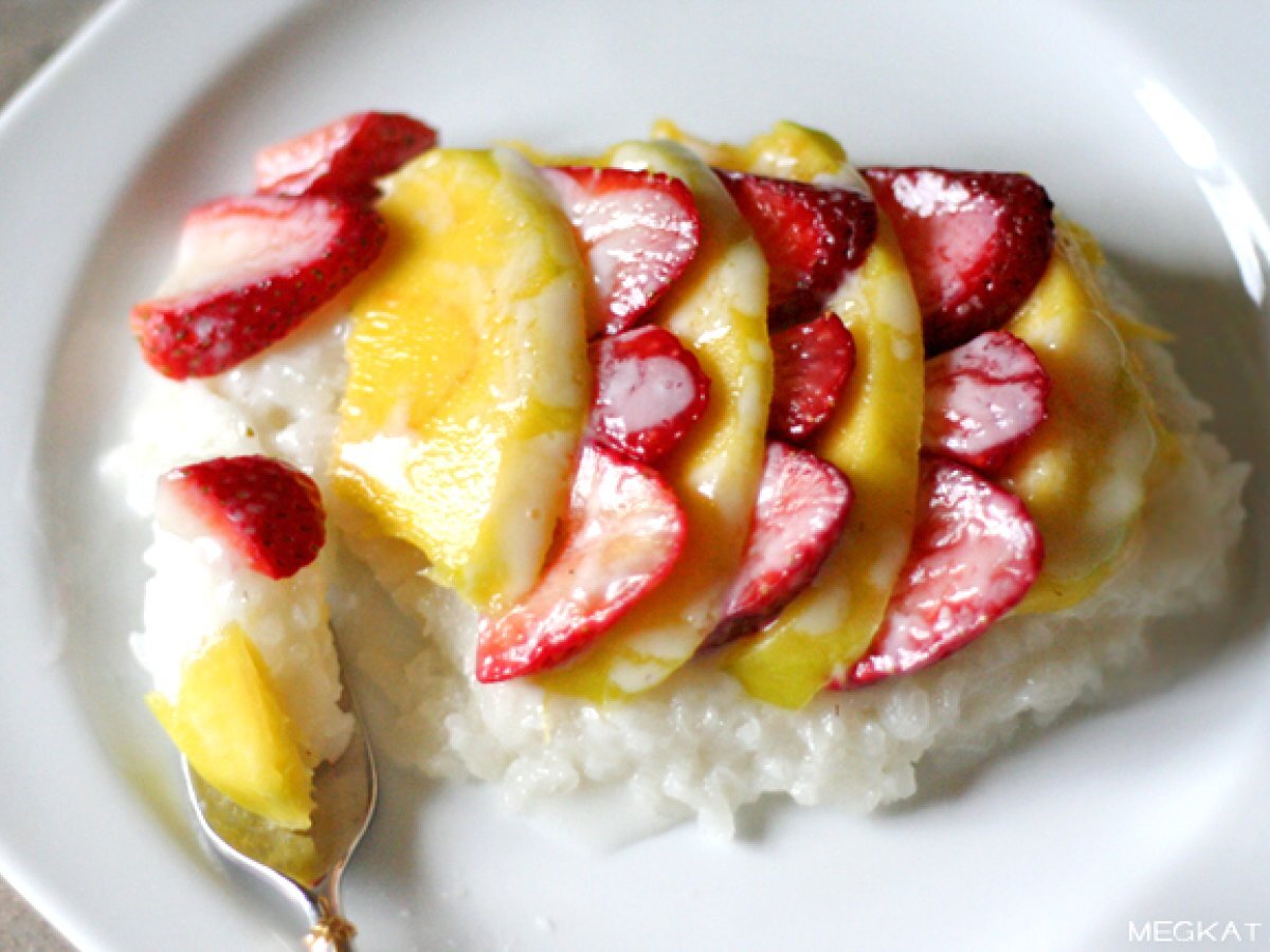 Coconut Sticky Rice with Mango & Strawberries - photo 3