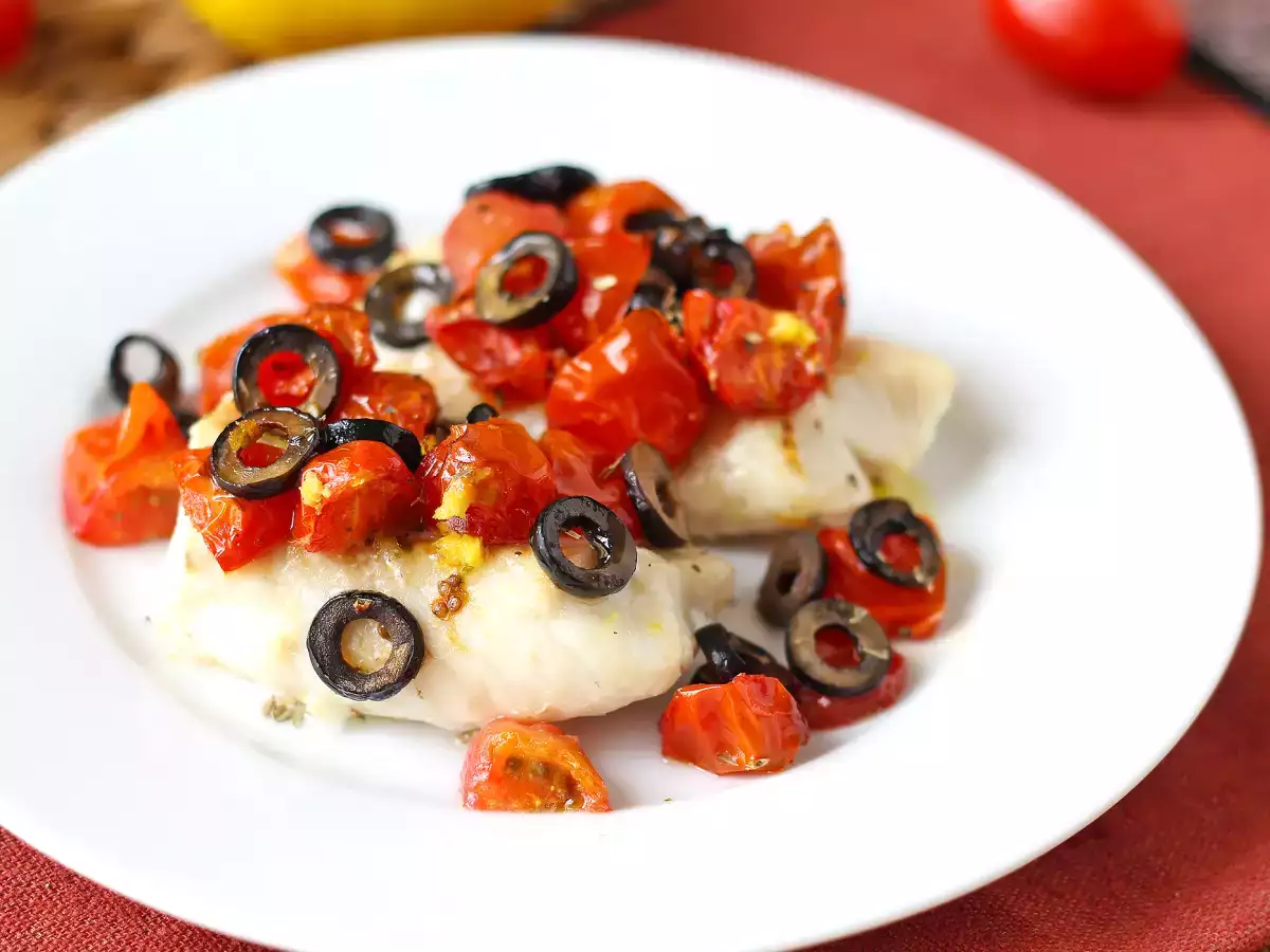 Cod in air fryer with cherry tomatoes, olives and lemon: light and quick recipe - photo 4