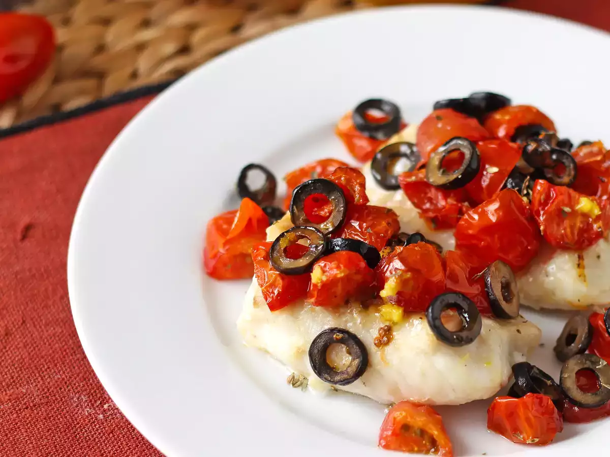 Cod in air fryer with cherry tomatoes, olives and lemon: light and quick recipe - photo 7