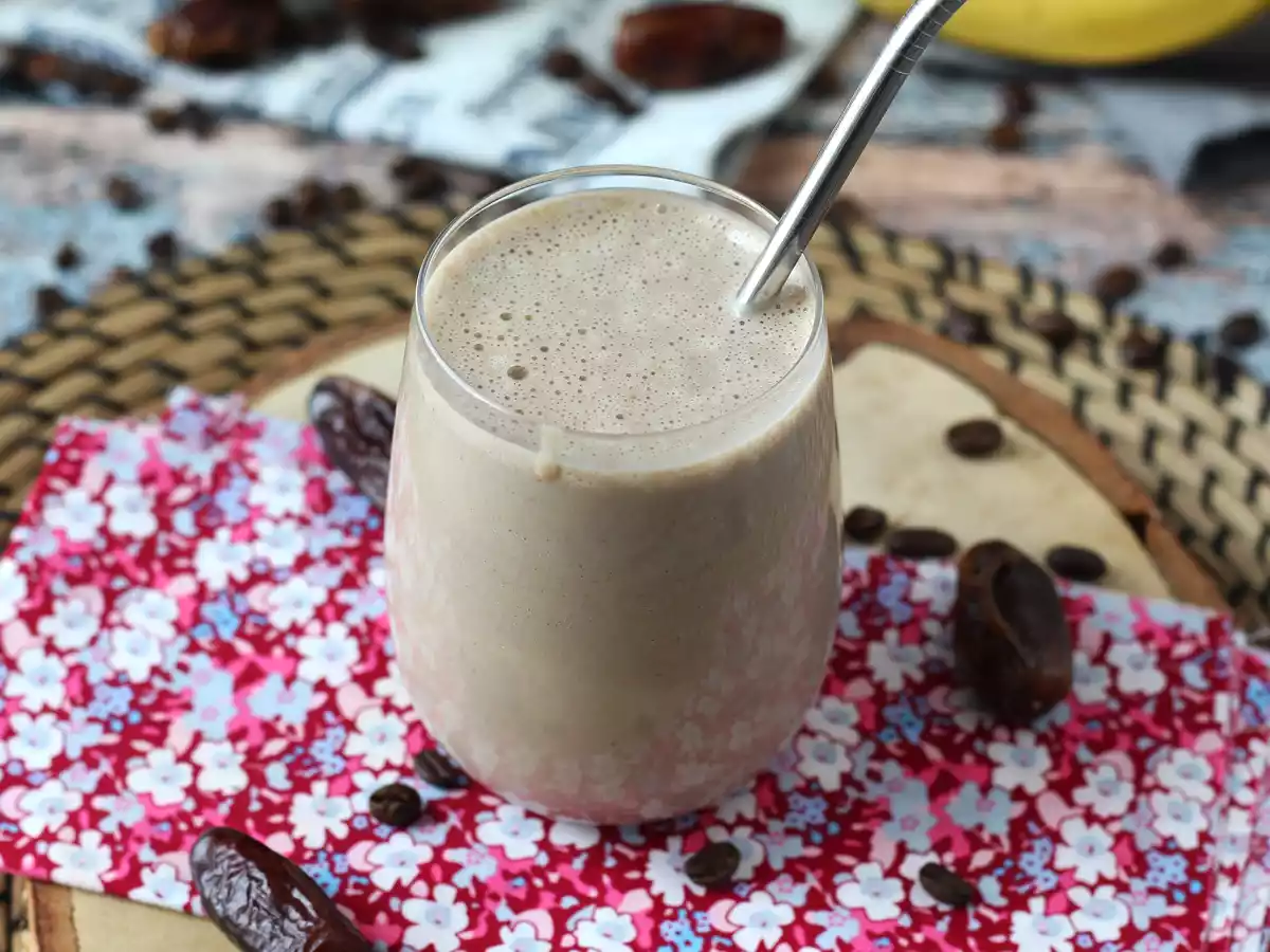 Coffee and date smoothie to wake you up! - photo 4