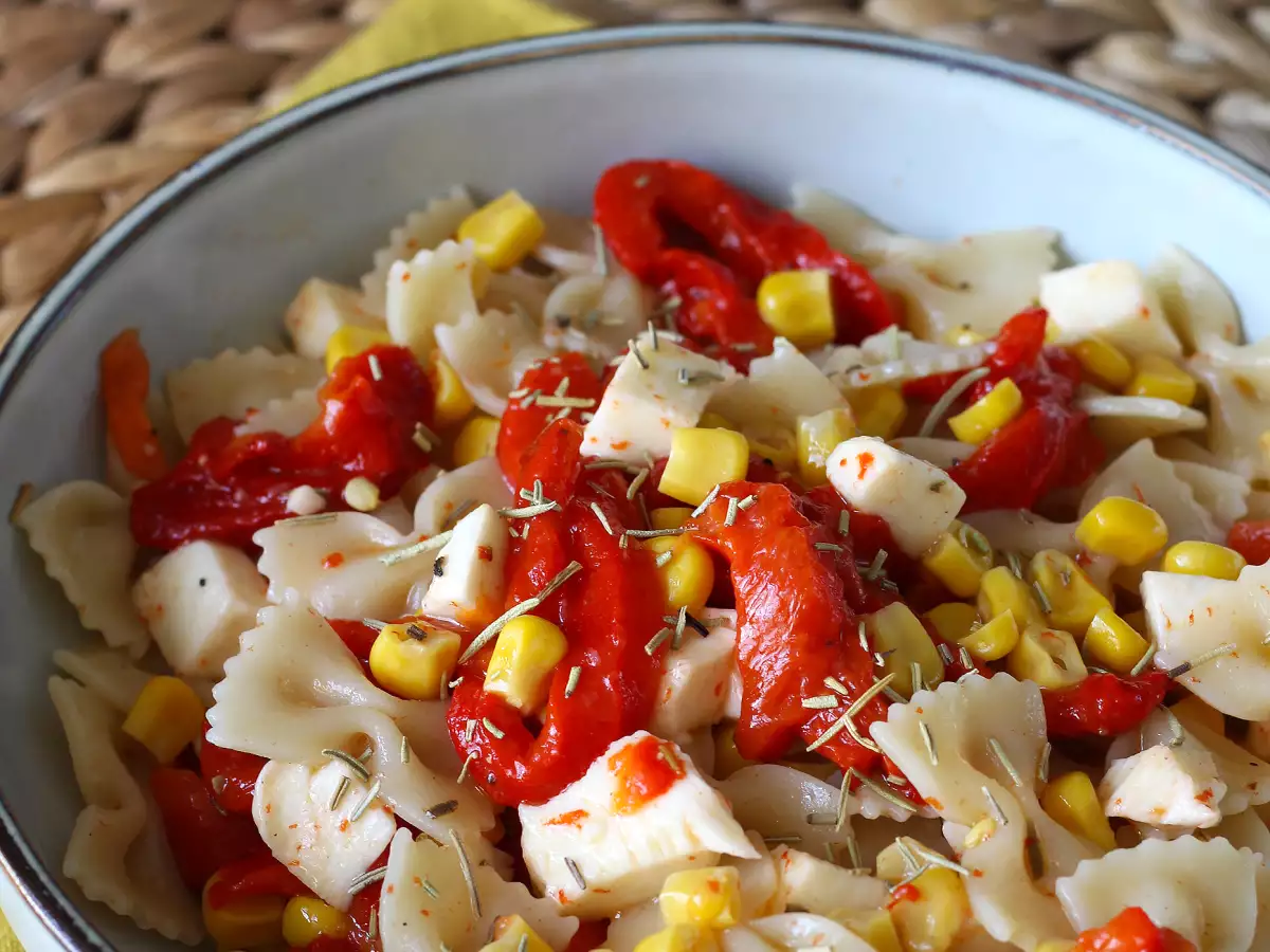 Cold pasta with peppers, corn and mozzarella cheese - photo 2