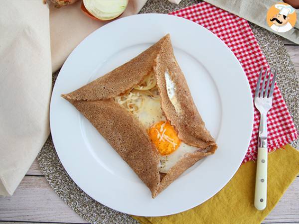 Complete buckwheat galettes with ham, cheese, and egg - photo 3