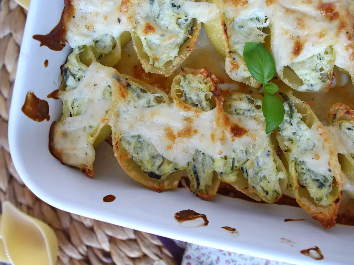 Conchiglioni stuffed with ricotta, zucchini and lemon: creamy and baked au gratin - photo 3