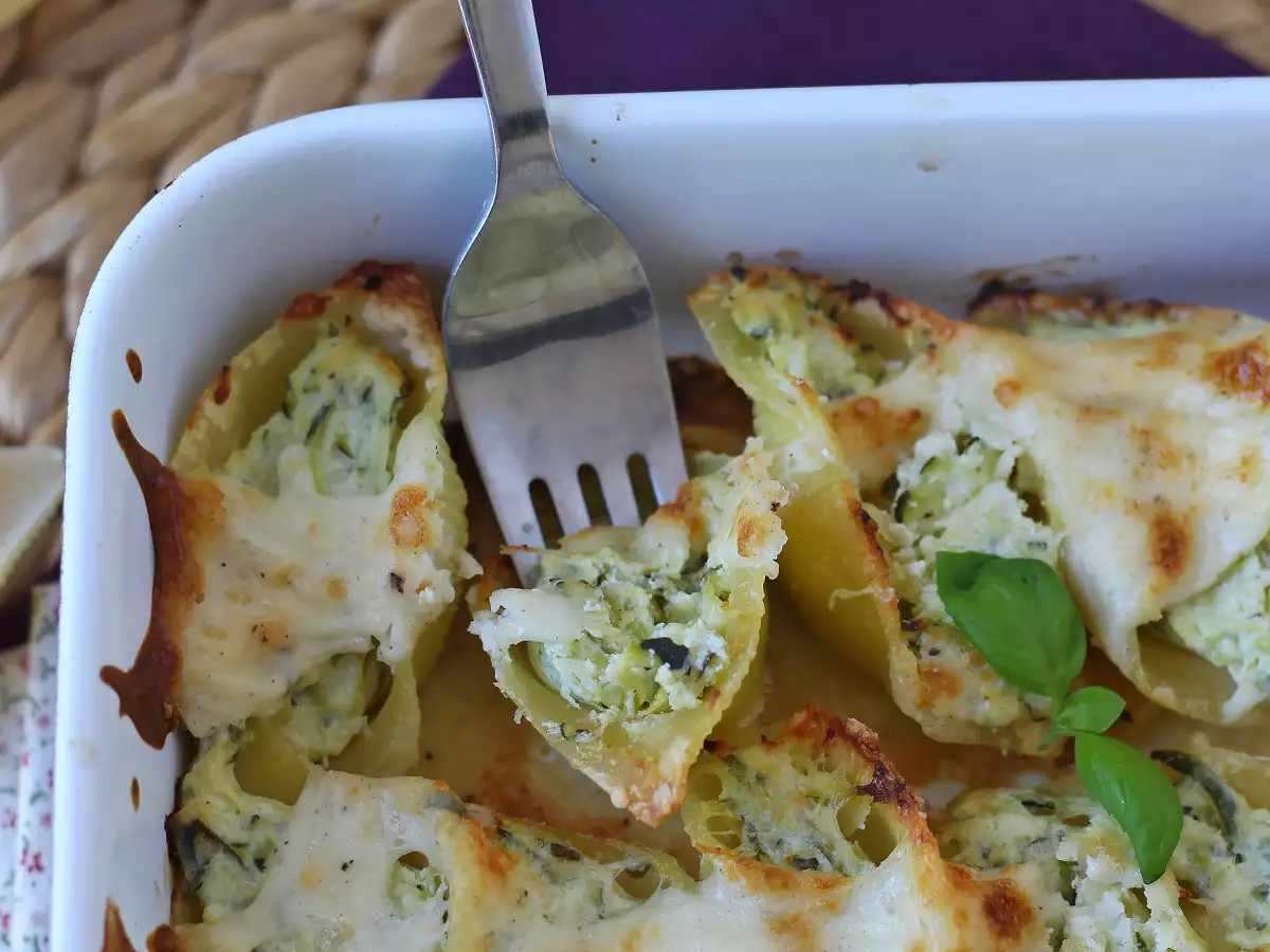 Conchiglioni stuffed with ricotta, zucchini and lemon: creamy and baked au gratin - photo 4