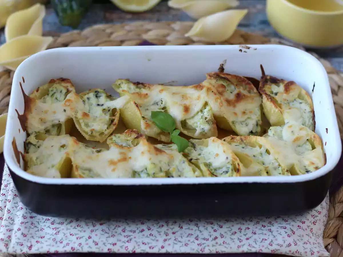 Conchiglioni stuffed with ricotta, zucchini and lemon: creamy and baked au gratin - photo 6