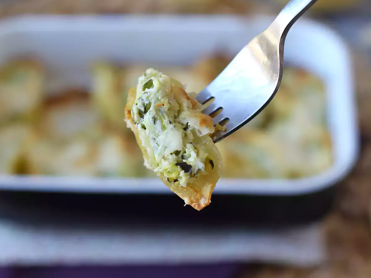 Conchiglioni stuffed with ricotta, zucchini and lemon: creamy and baked until golden - photo 7