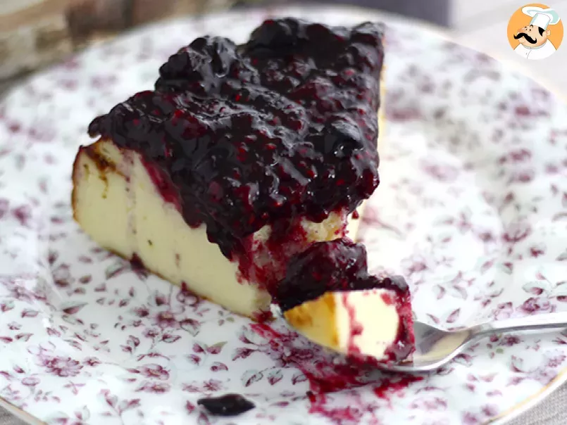 Condensed milk cheesecake and its berry purée - photo 4