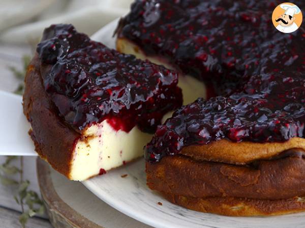 Condensed milk cheesecake with berry compote - photo 2