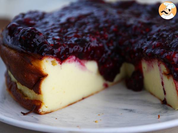 Condensed milk cheesecake with berry compote - photo 3