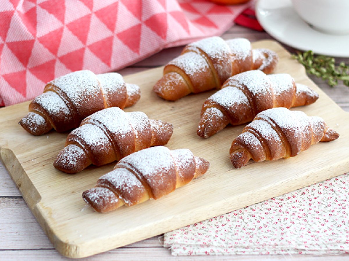 Condensed milk croissants