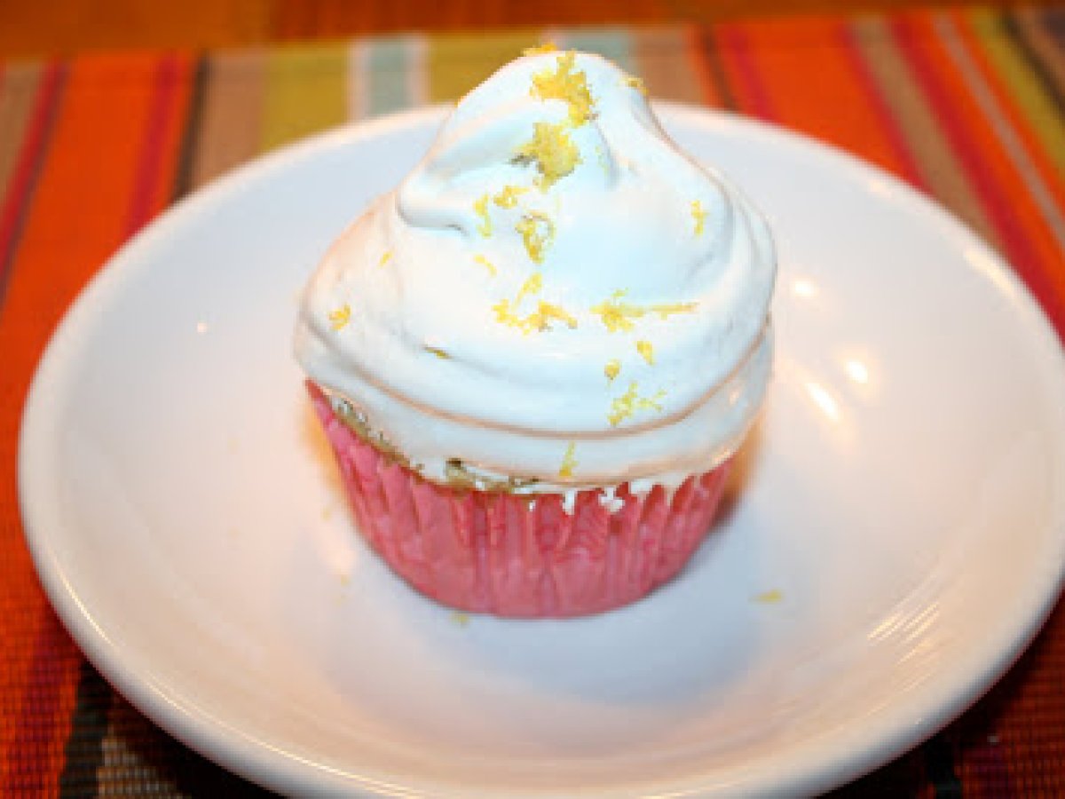 Cook Yourself Thin Vanilla Cupcakes