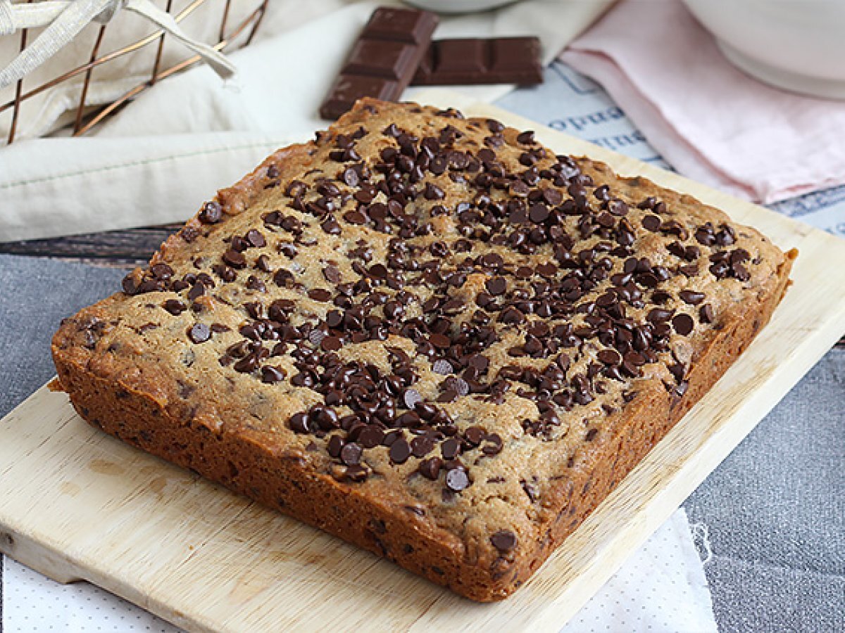 Cookie cake with chocolate chips - photo 4