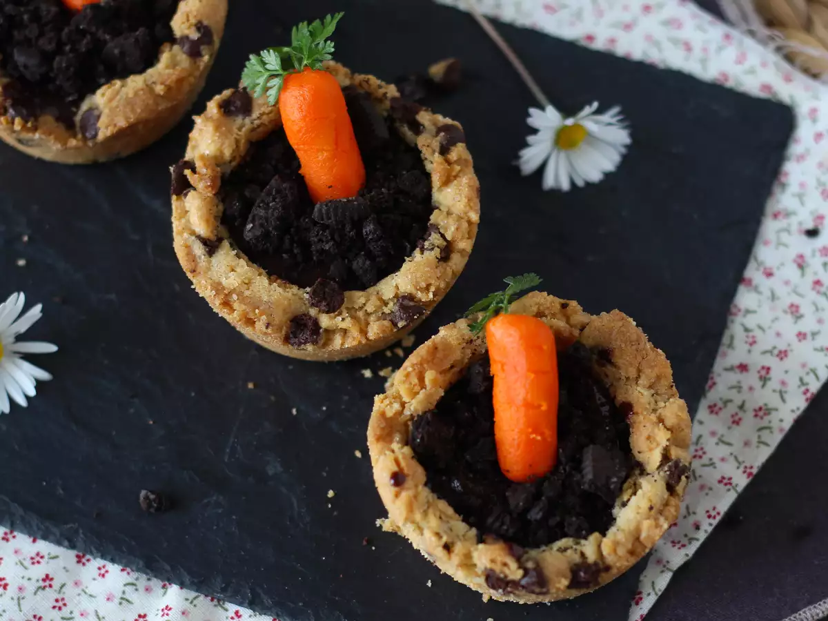 Cookie Cups Filled with Chocolate Ganache, Styled as Little Carrot Pots - photo 4