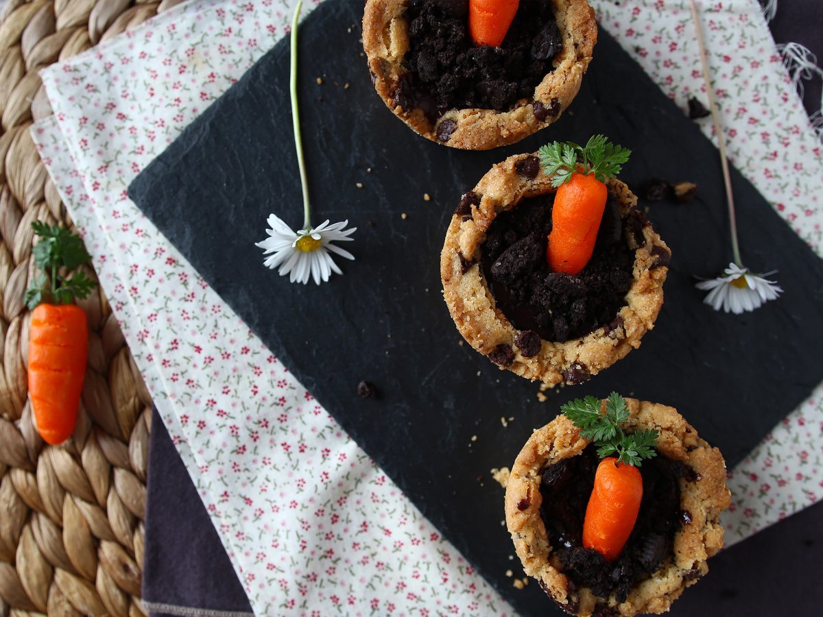 Cookie cups stuffed with chocolate ganache carrot pot style - photo 2