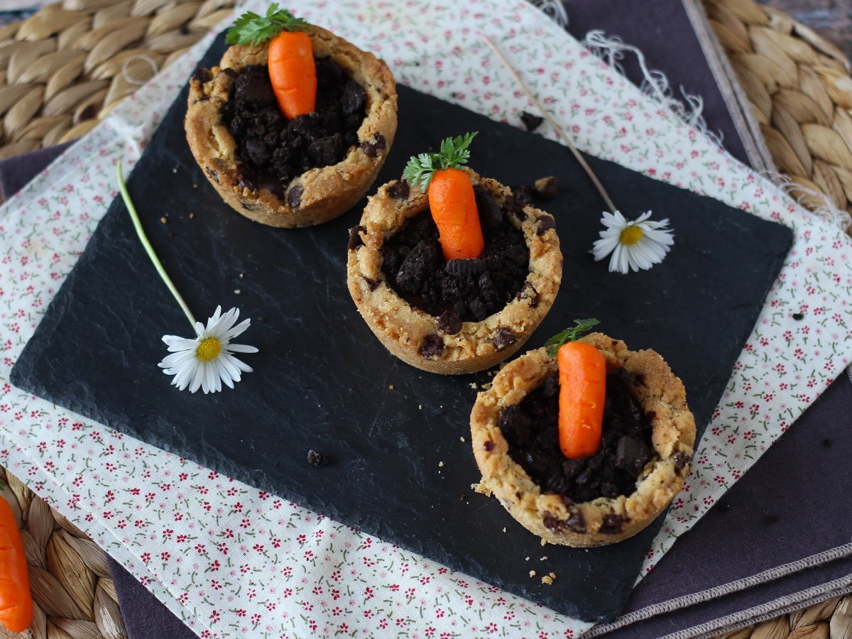 Cookie cups stuffed with chocolate ganache carrot pot style - photo 5