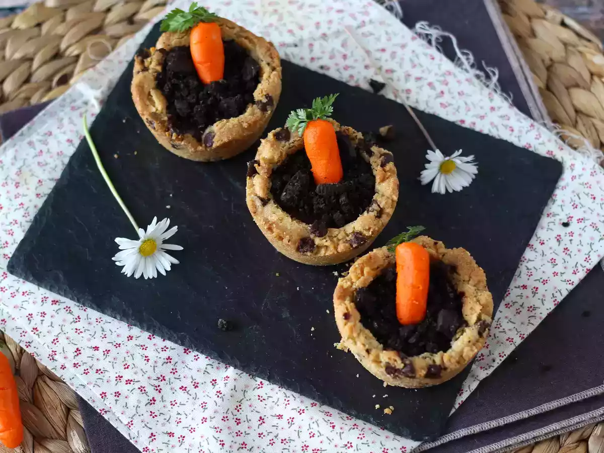 Cookie cups stuffed with chocolate ganache carrot pot style - photo 5