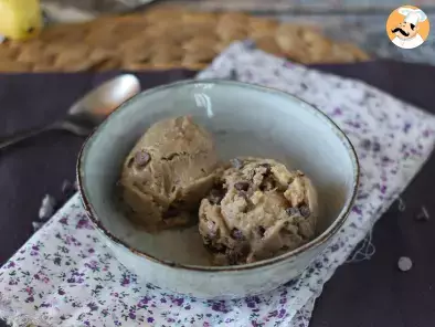 Cookie dough nice cream with only 3 ingredients and no added sugars!