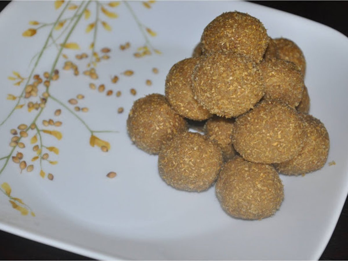 Cooking with Coriander Seeds - Dhaniye Ke Beej Ke Laddoo - photo 2