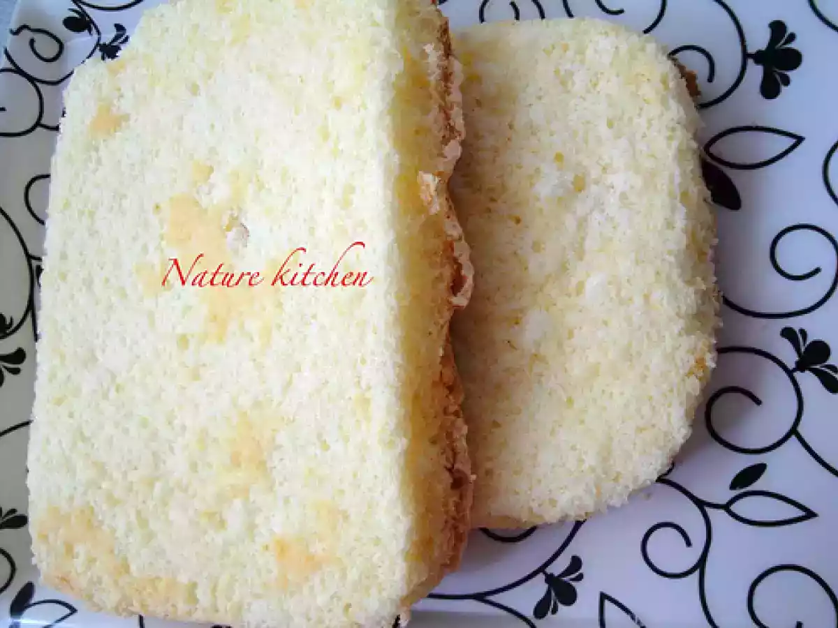 Cornflour sponge cake