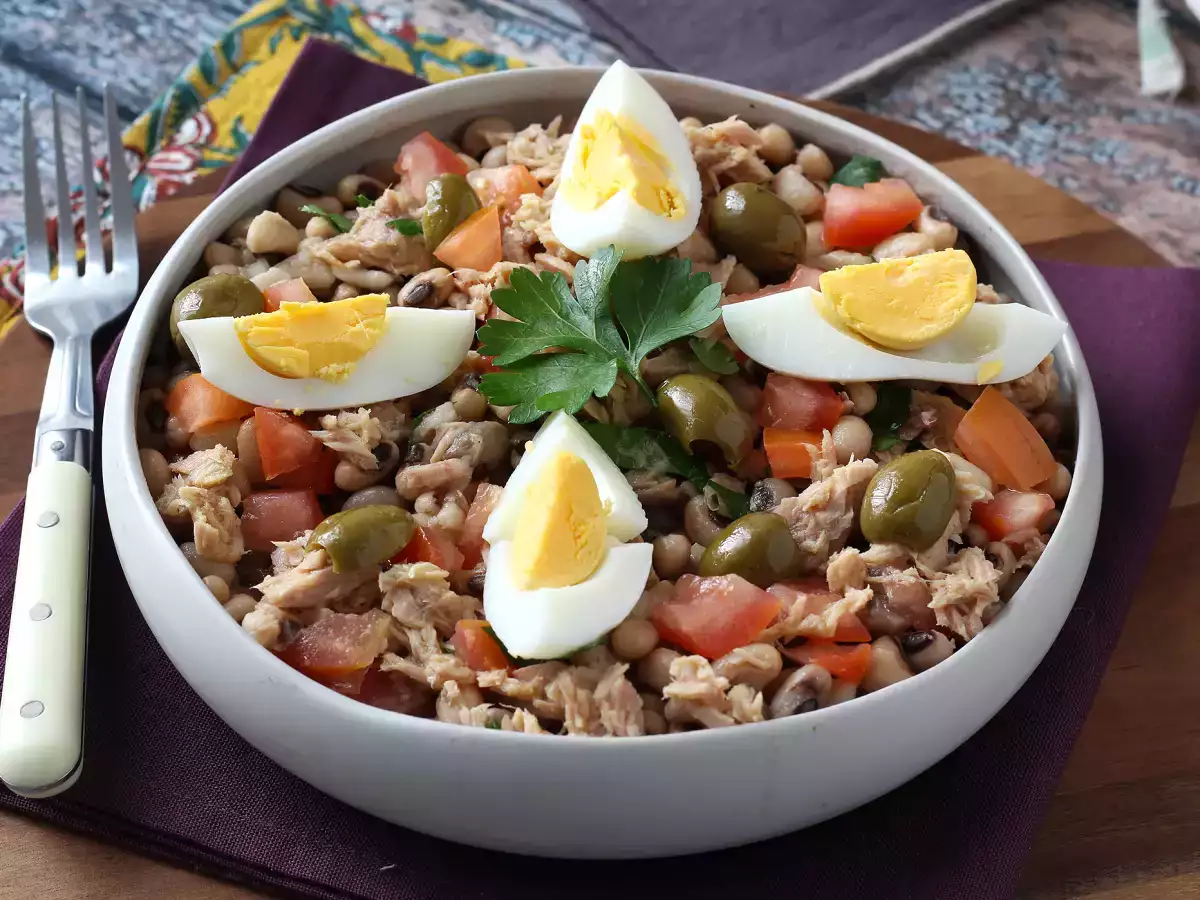 Cowpea salad with tuna, eggs and olives: the Portuguese classic! - photo 5