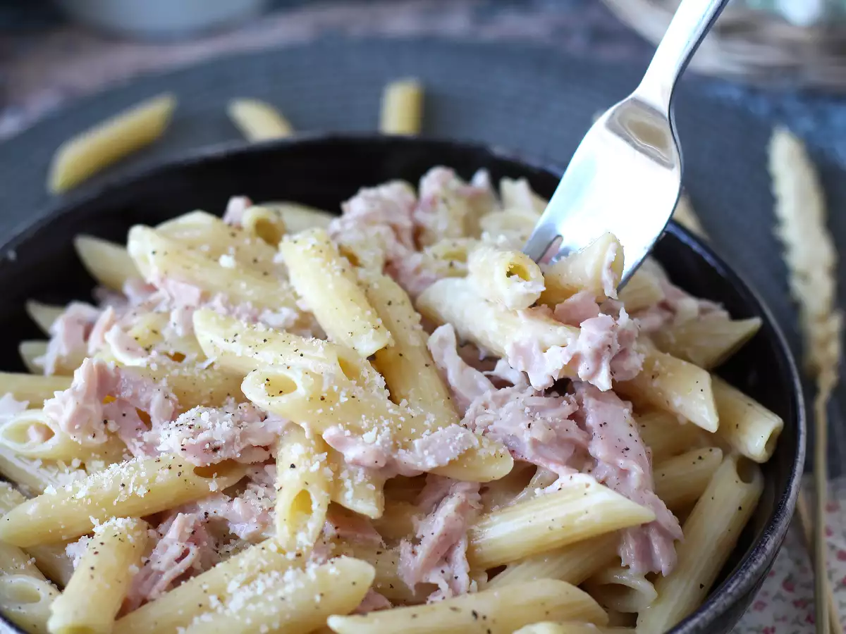 Cream and ham pasta: creamy, quick and irresistible!
