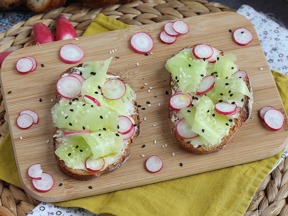 Cream cheese, cucumber and radish toasts