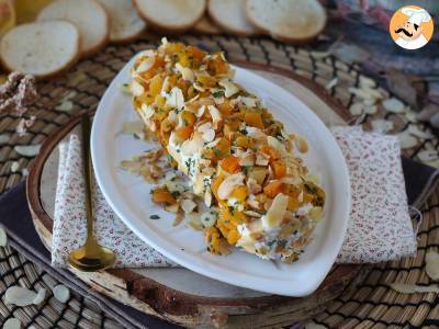 Recipe Cream cheese log with apricots and almonds: the perfect party appetizer!