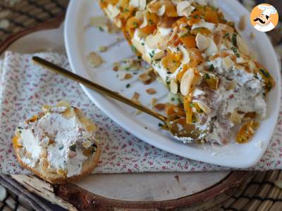 Cream cheese log with apricots and almonds: the perfect party appetizer! - photo 2