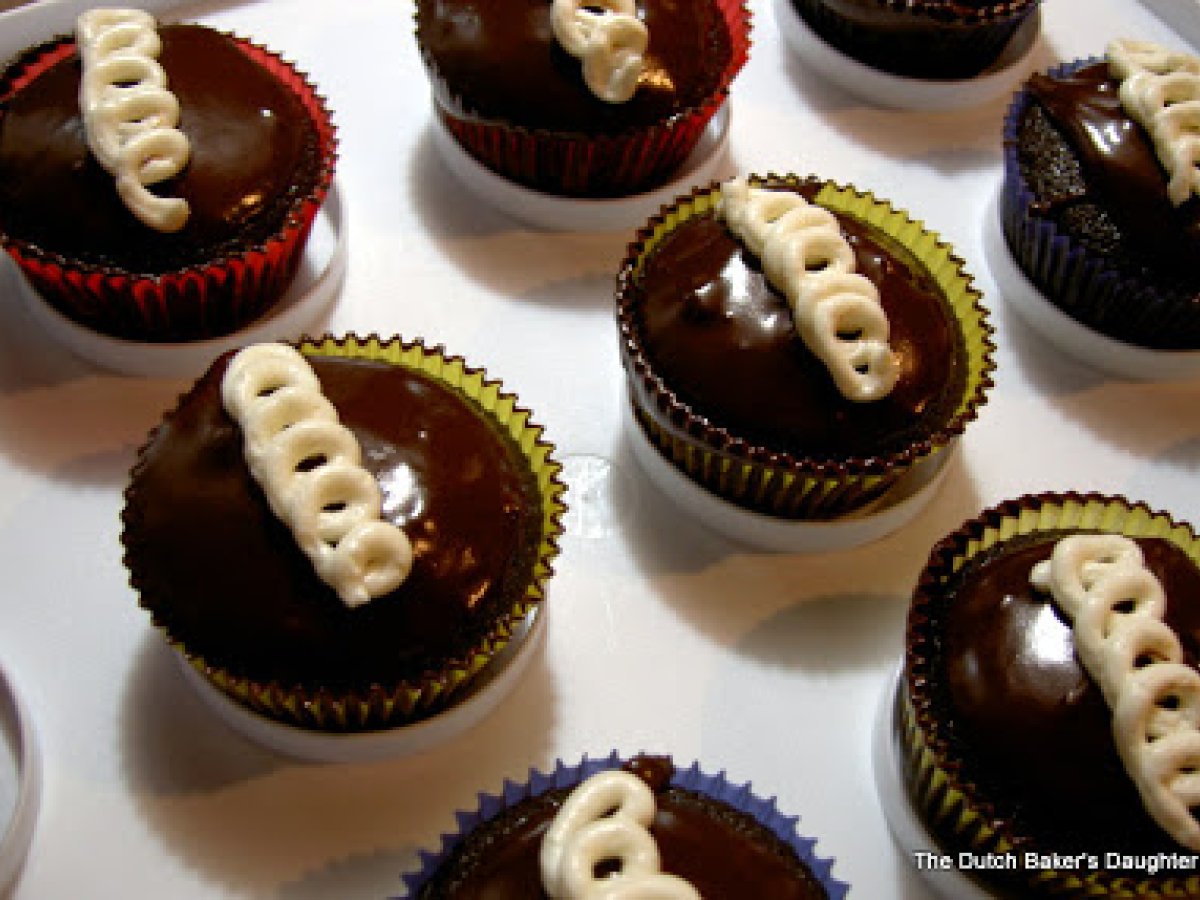 Cream Filled Cupcakes?.a lesson in sheer gluttony - photo 4