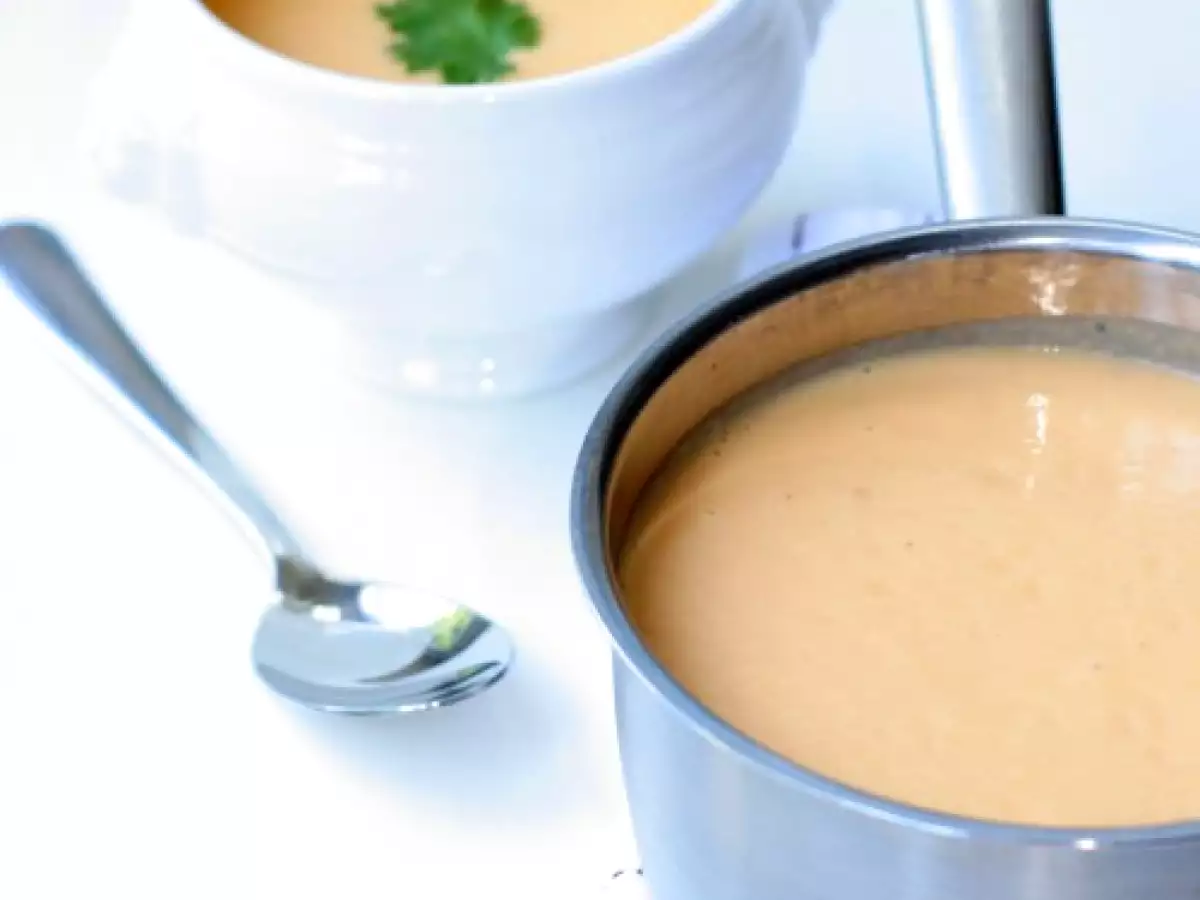 Cream of Roasted Cauliflower and Leek Soup