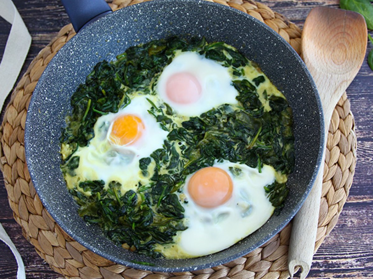 Creamed spinach with eggs - photo 2